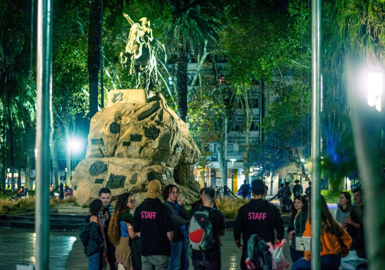 Fuxia House Hostel Mendoza Luaran gambar