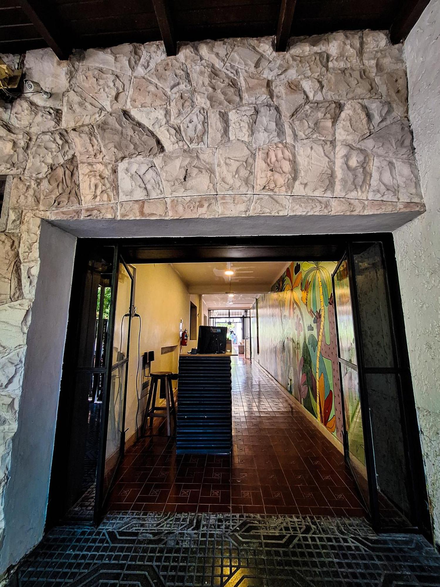 Fuxia House Hostel Mendoza Luaran gambar