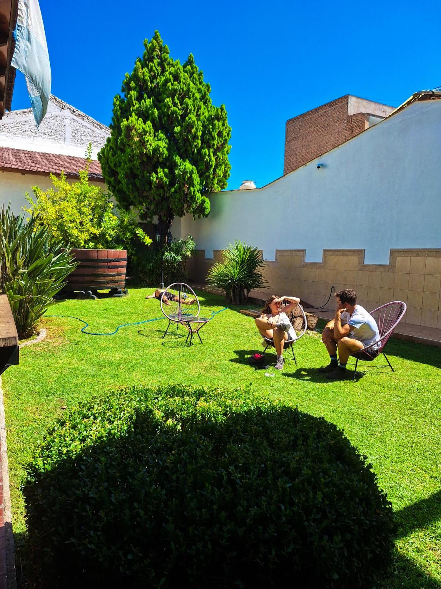 Fuxia House Hostel Mendoza Luaran gambar