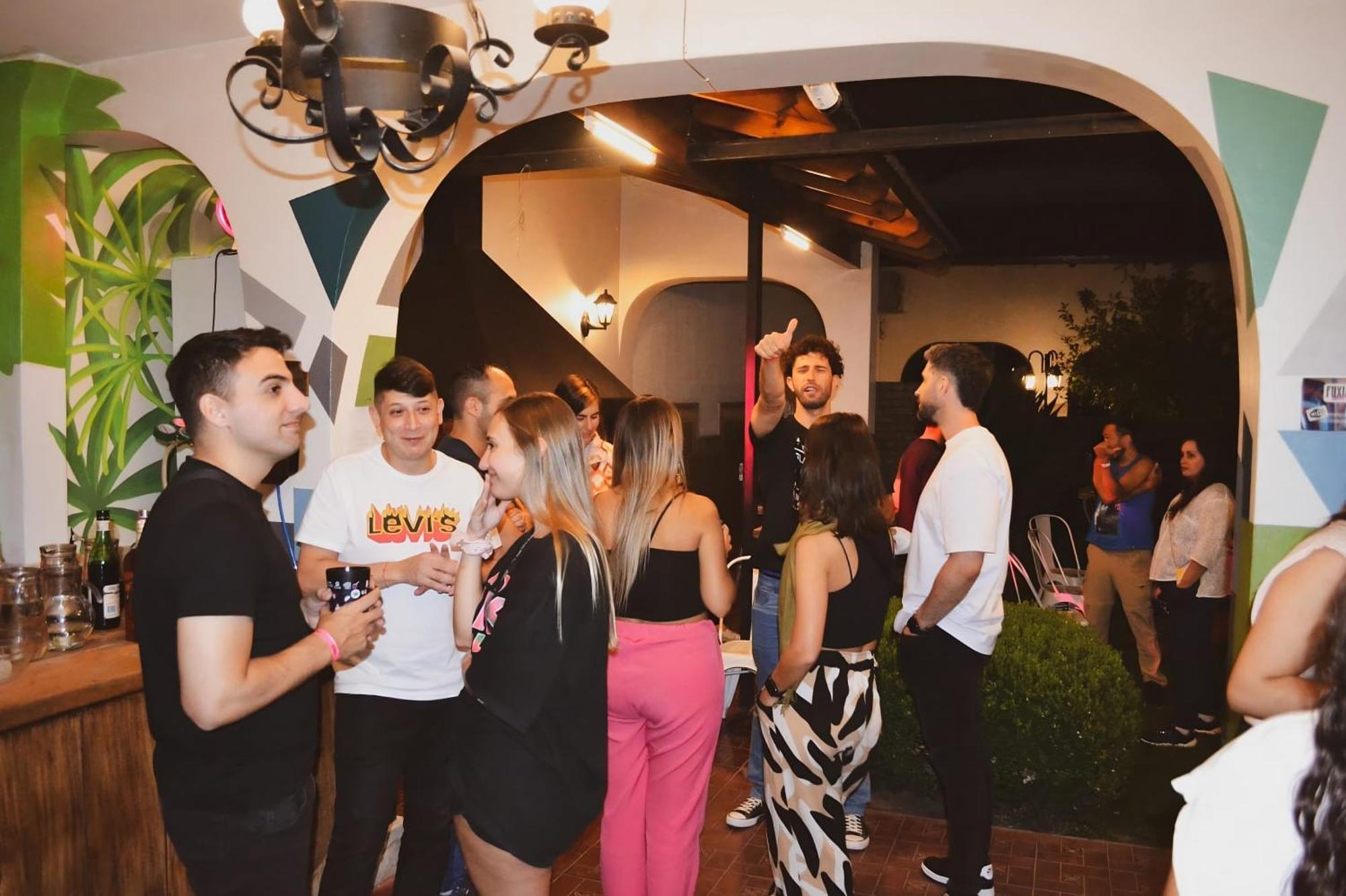 Fuxia House Hostel Mendoza Luaran gambar